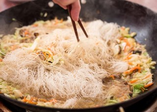 冬天最大的满足,就是大口嗦碗米粉!