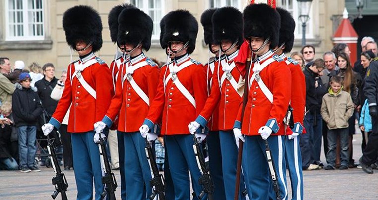 【Royal Guards】聊聊英国皇家卫队的历史和战斗力