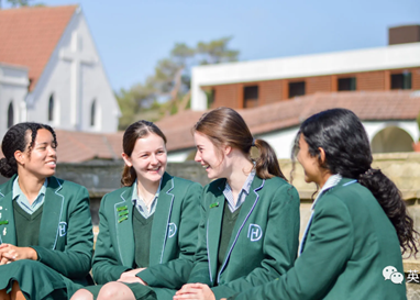 凯特王妃究竟比梅根王妃胜在哪?这要从她们的教育说起!