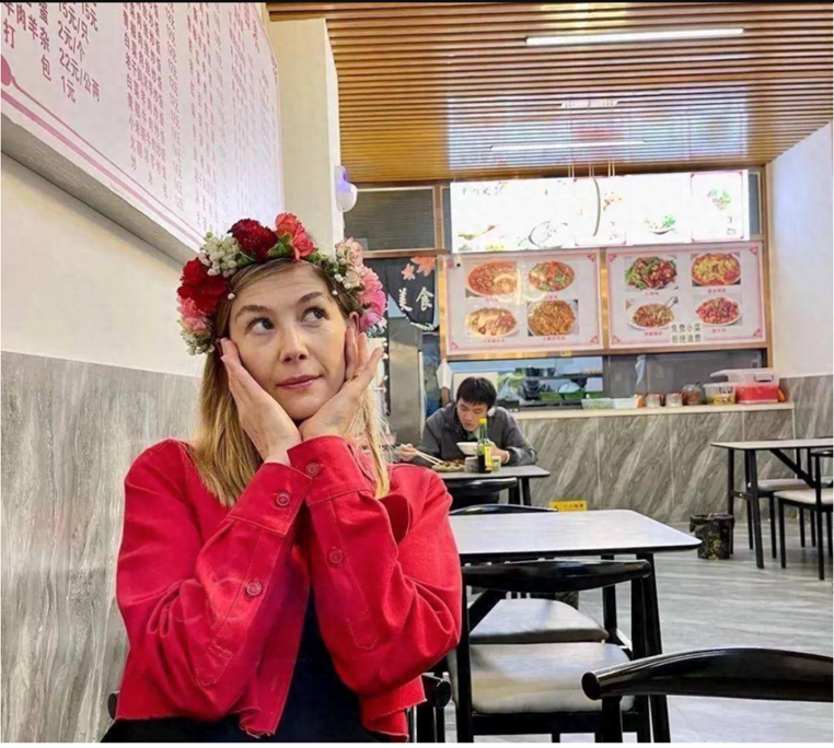 震惊！身家6900w的影后闪现云南昆明！她被发现竟然在……